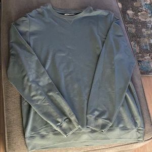 Travis Mathew sweat shirt